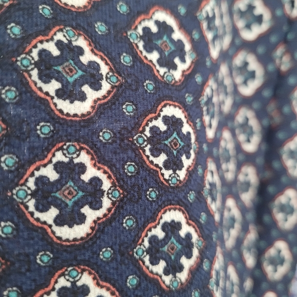 MAX STUDIO Tile Print Pattern Lightweight Blue Joggers - Picture 7 of 15